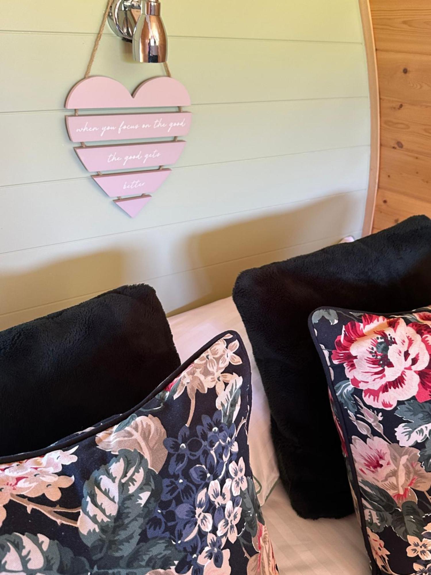 Retreat Glamping Pods Campsite 2*